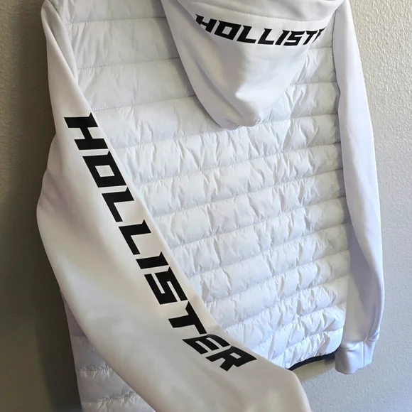 Hollister White Quilted Jacket - Size  S - Picture 4 of 8